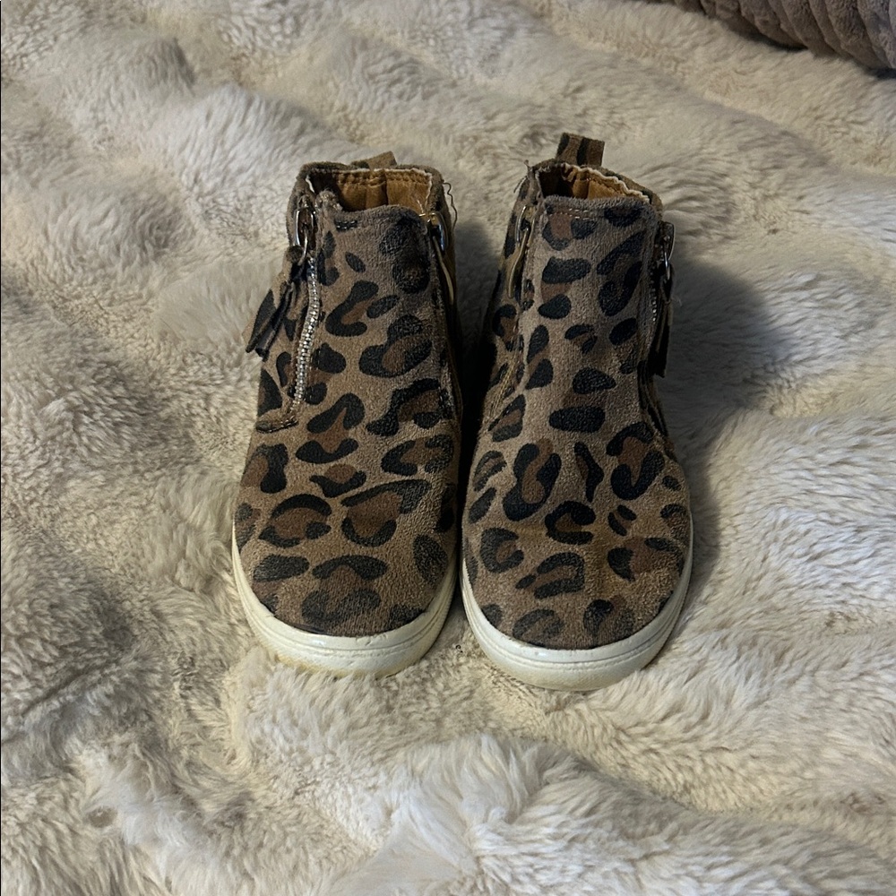 Toddler size 9 Kids Leopard Print Ankle Sneakers - Brown